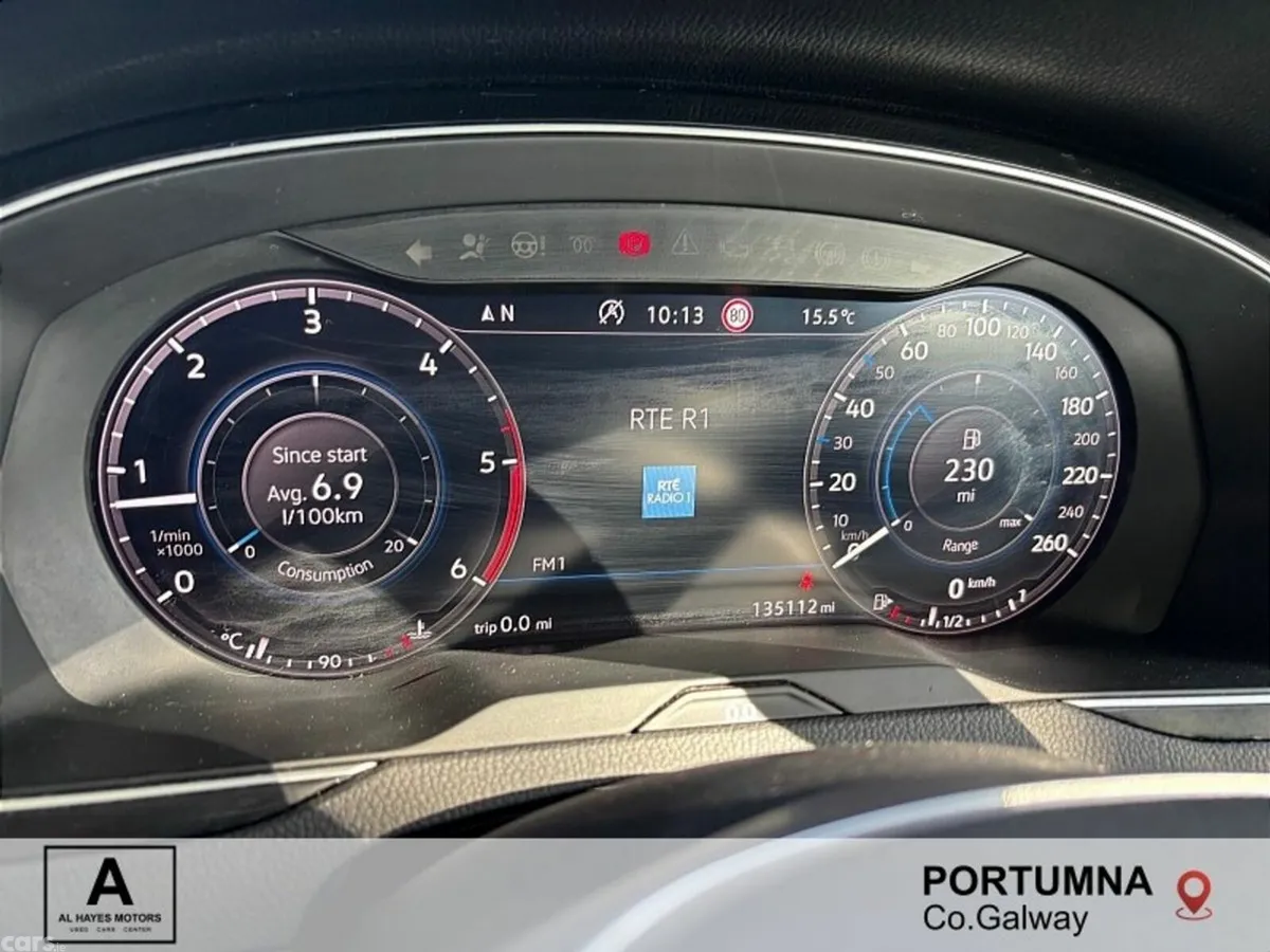 Volkswagen Passat Saloon, Diesel, 2017, Red