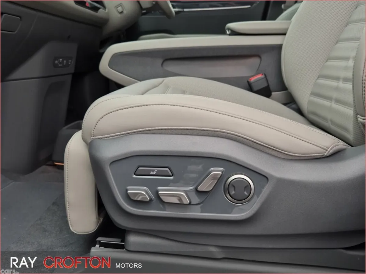 Kia EV9 SUV, Electric, 2026, Silver