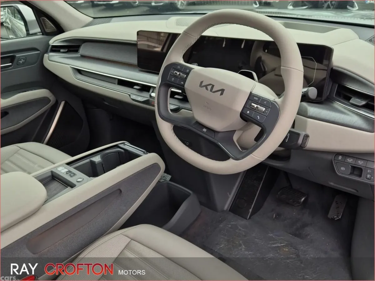 Kia EV9 SUV, Electric, 2026, Silver