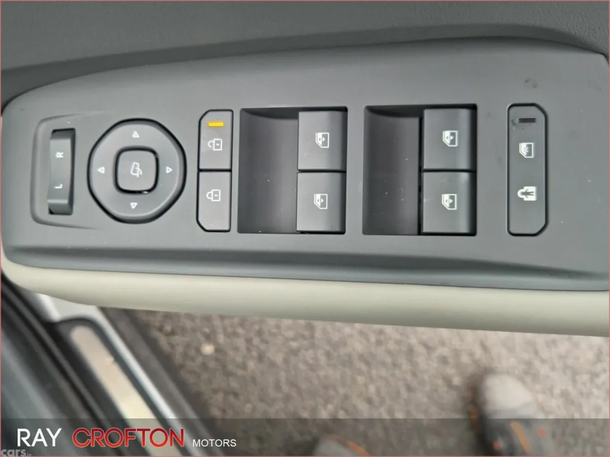 Kia EV9 SUV, Electric, 2026, Silver