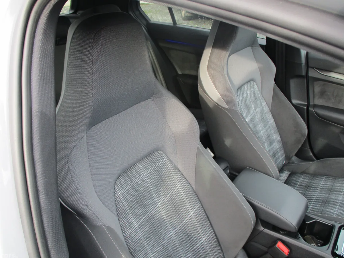 Volkswagen Golf Hatchback, Diesel, 2023, Grey