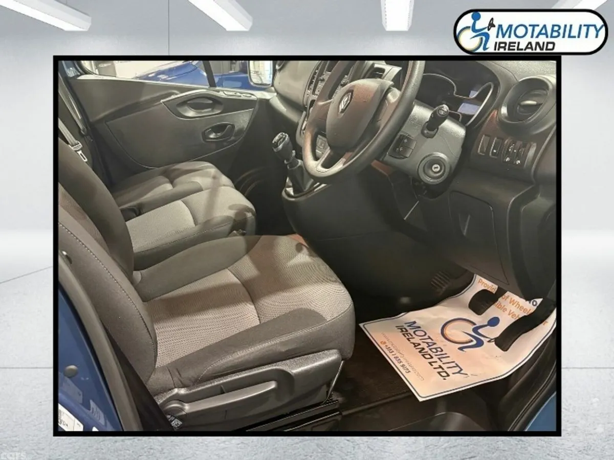 Renault Trafic MPV, Diesel, 2020, Blue