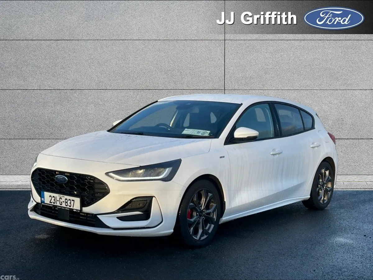 Ford Focus Hatchback, Petrol, 2023, White