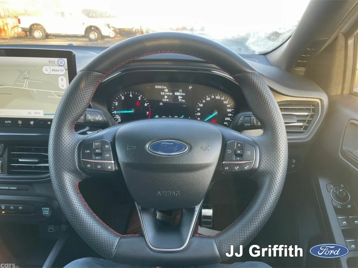 Ford Focus Hatchback, Petrol, 2023, White