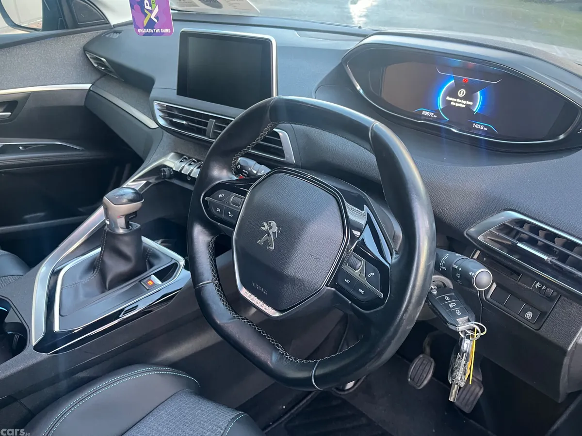 Peugeot 5008 MPV, Diesel, 2020, Grey