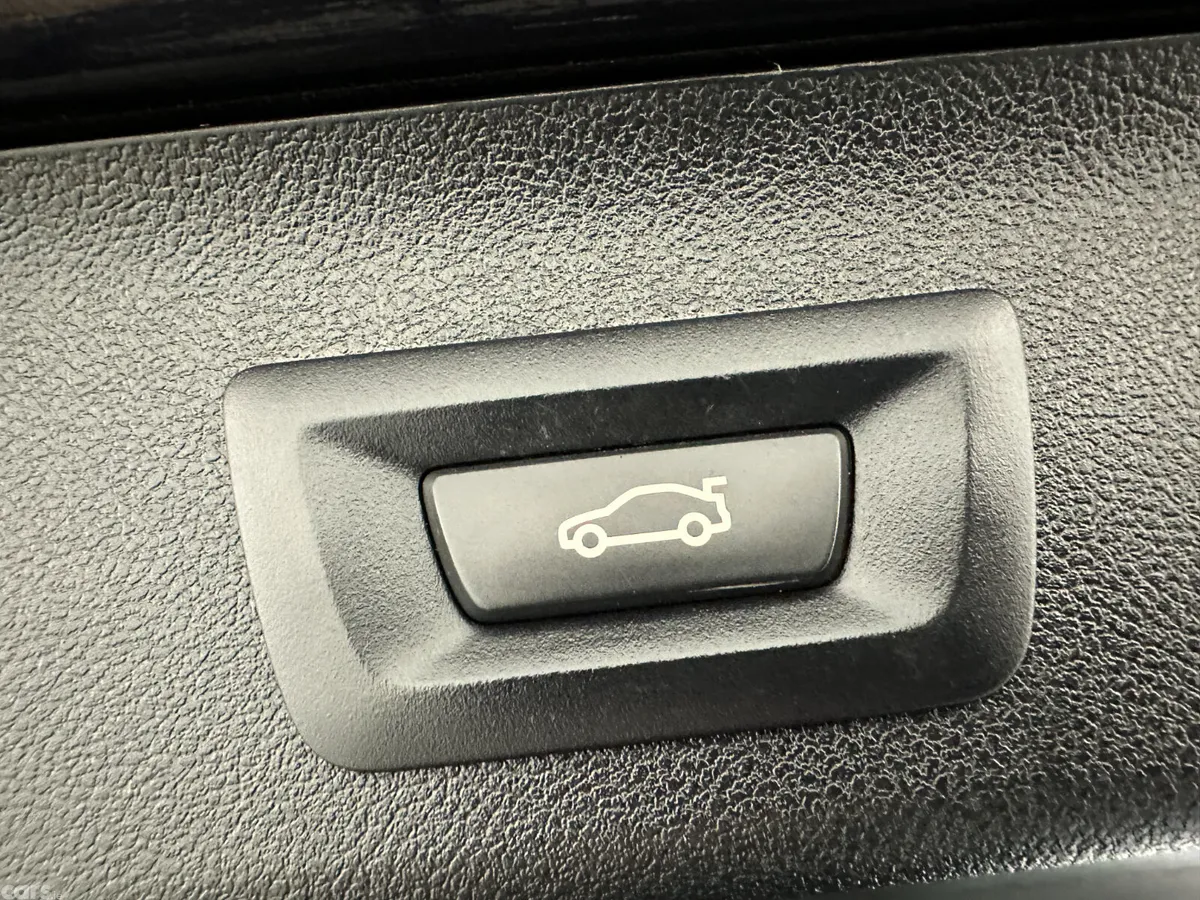 BMW 5-Series Estate, Diesel, 2021, Black
