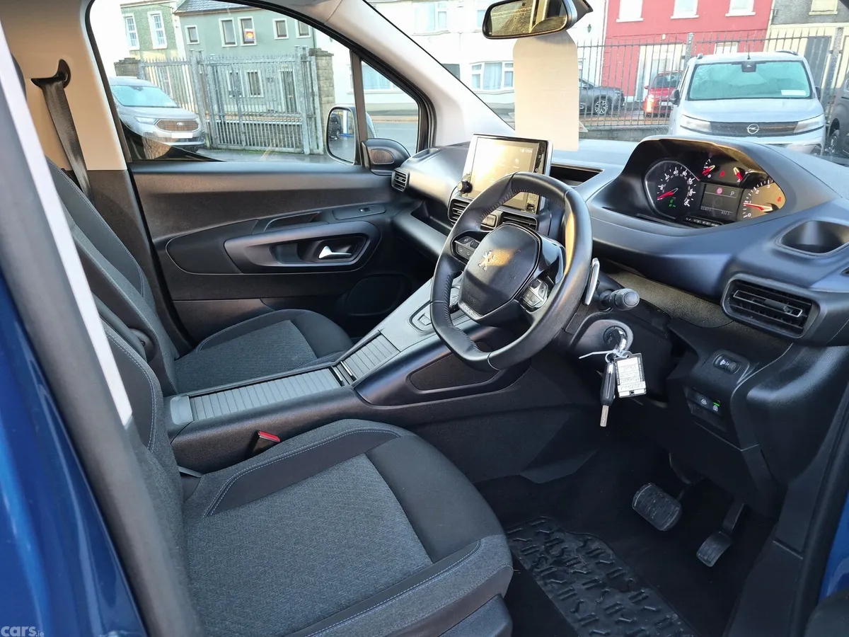 Peugeot Rifter MPV, Diesel, 2022, Blue