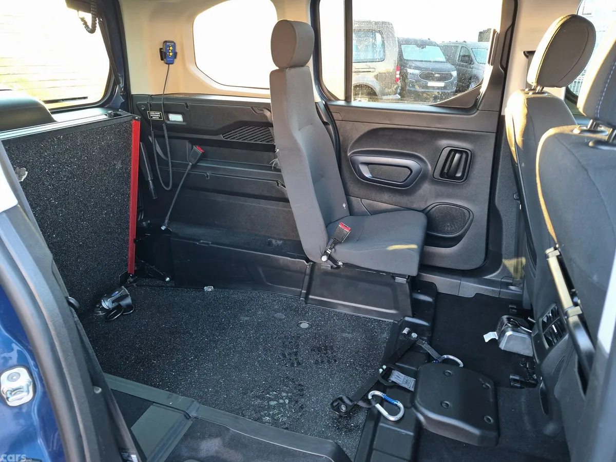 Peugeot Rifter MPV, Diesel, 2022, Blue