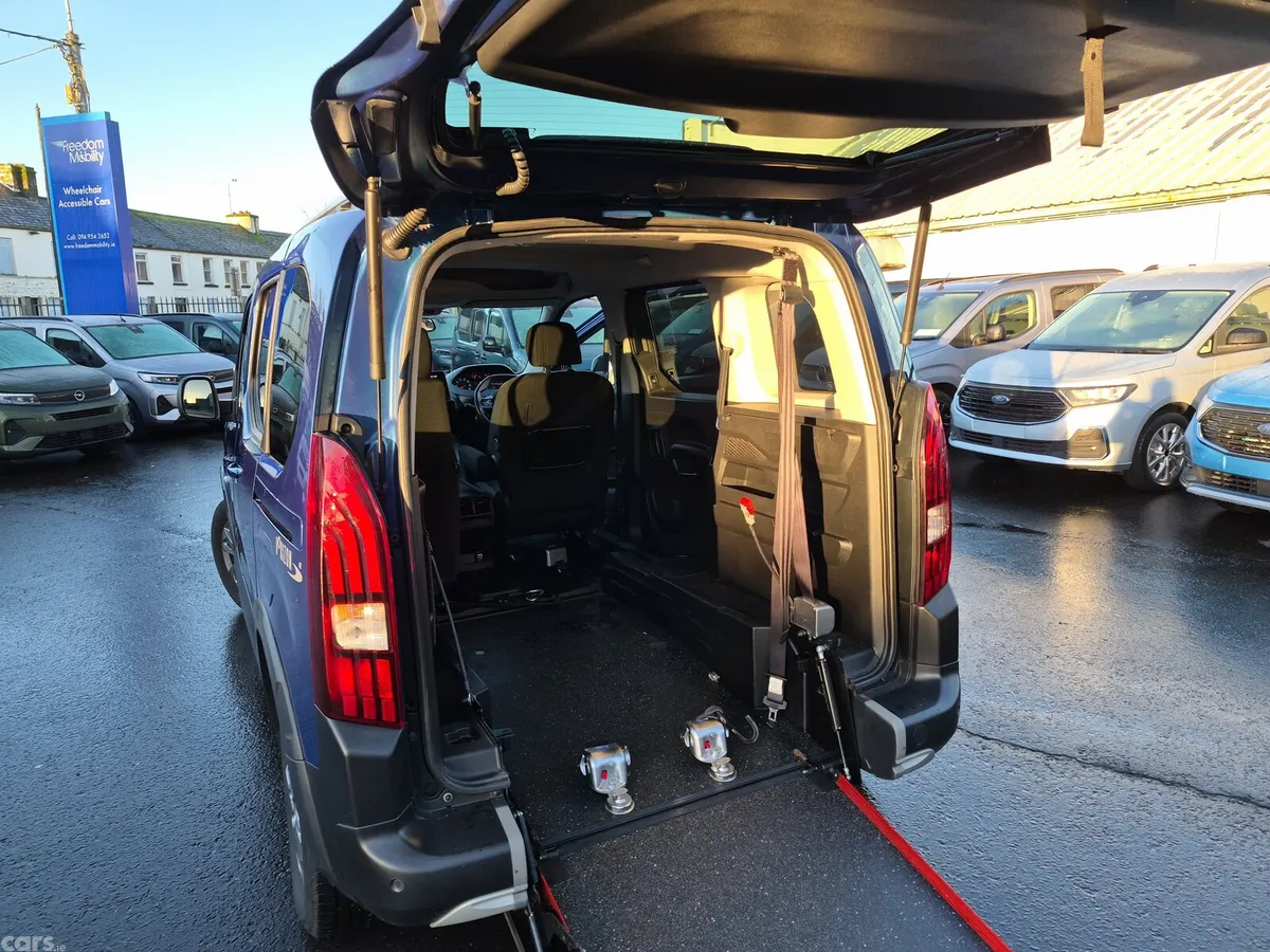 Peugeot Rifter MPV, Diesel, 2022, Blue
