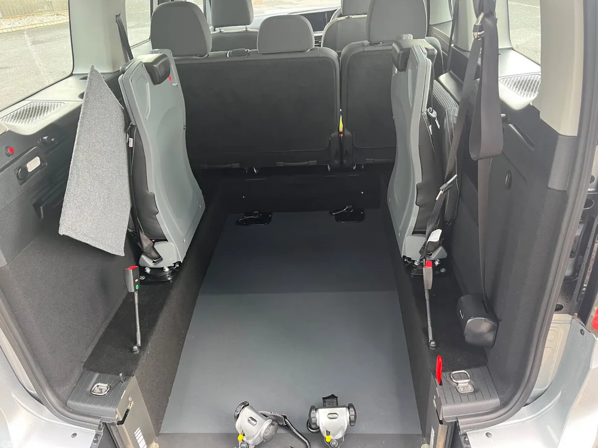 Ford Tourneo Connect MPV, Diesel, 2026, Silver