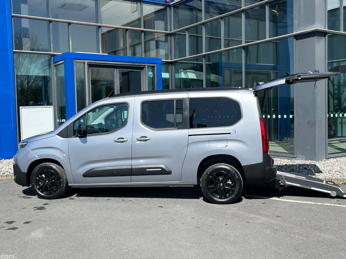 Citroen Berlingo Multispace MPV, Diesel, 2027, Silver