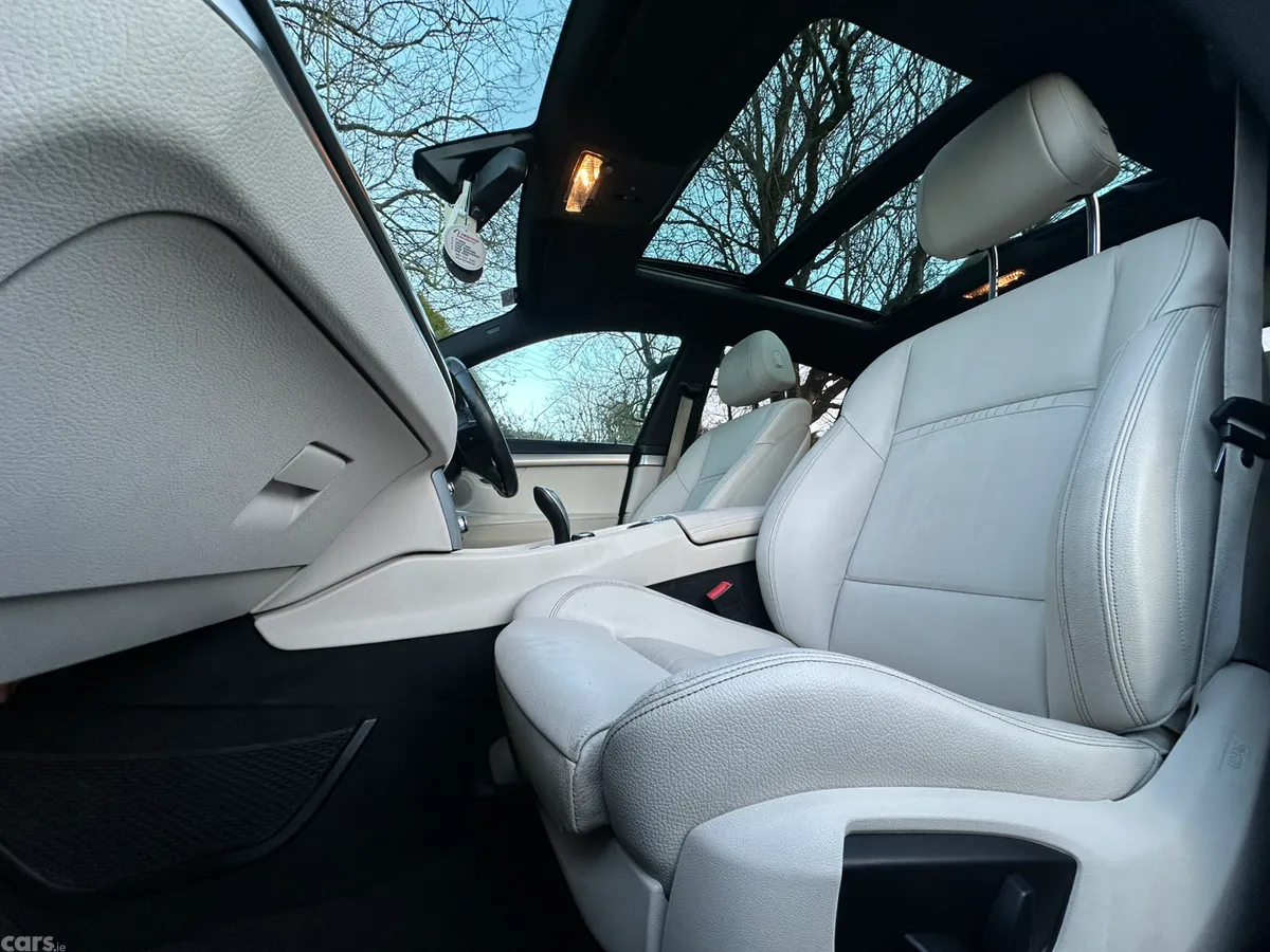 BMW 5-Series Saloon, Diesel, 2014, Blue