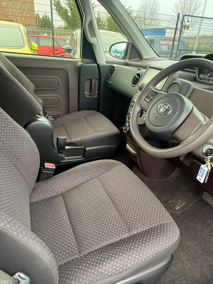 Toyota Porte Hatchback, Petrol, 2012, Black