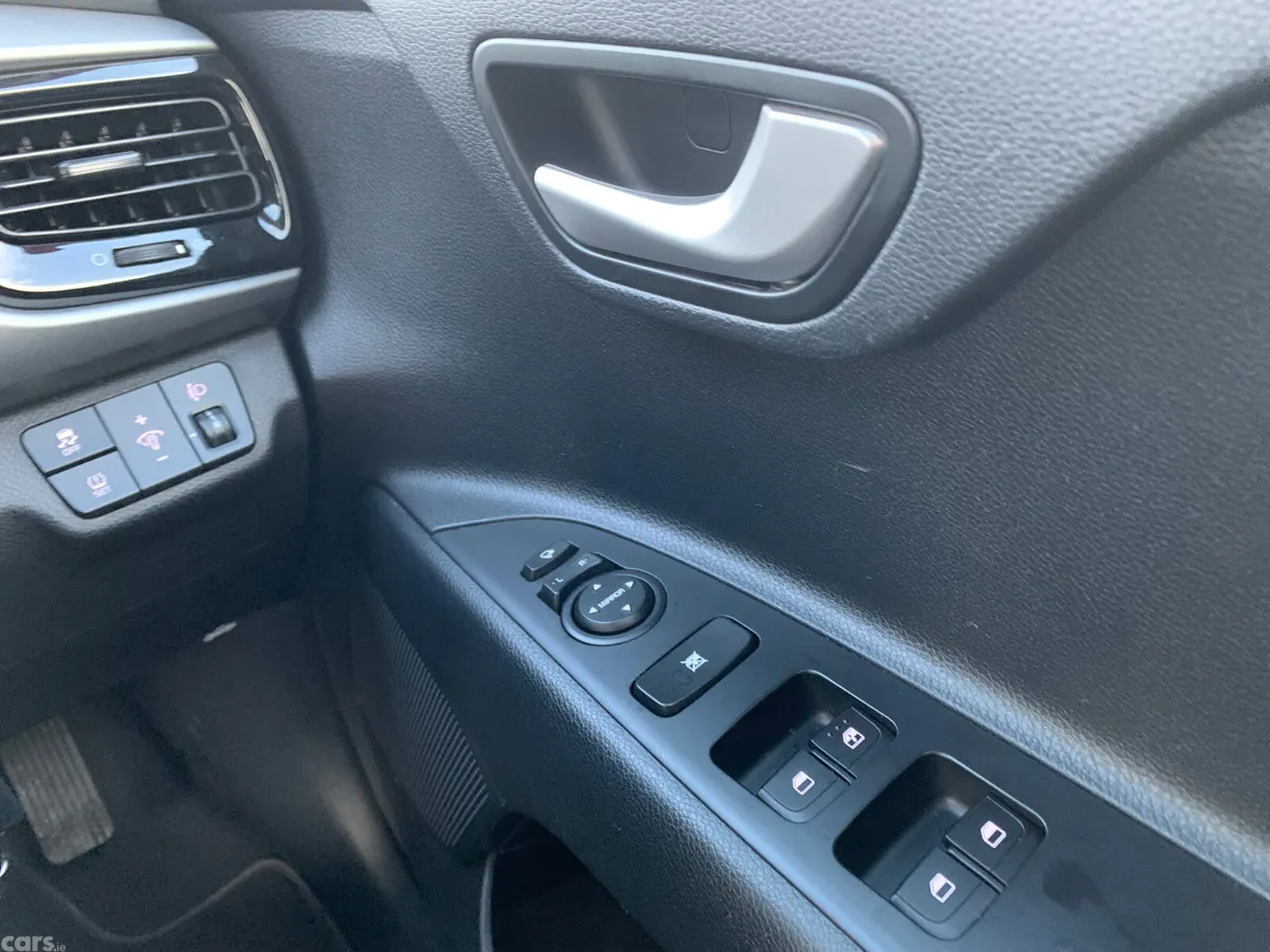 Kia Rio Hatchback, Petrol, 2020, Red