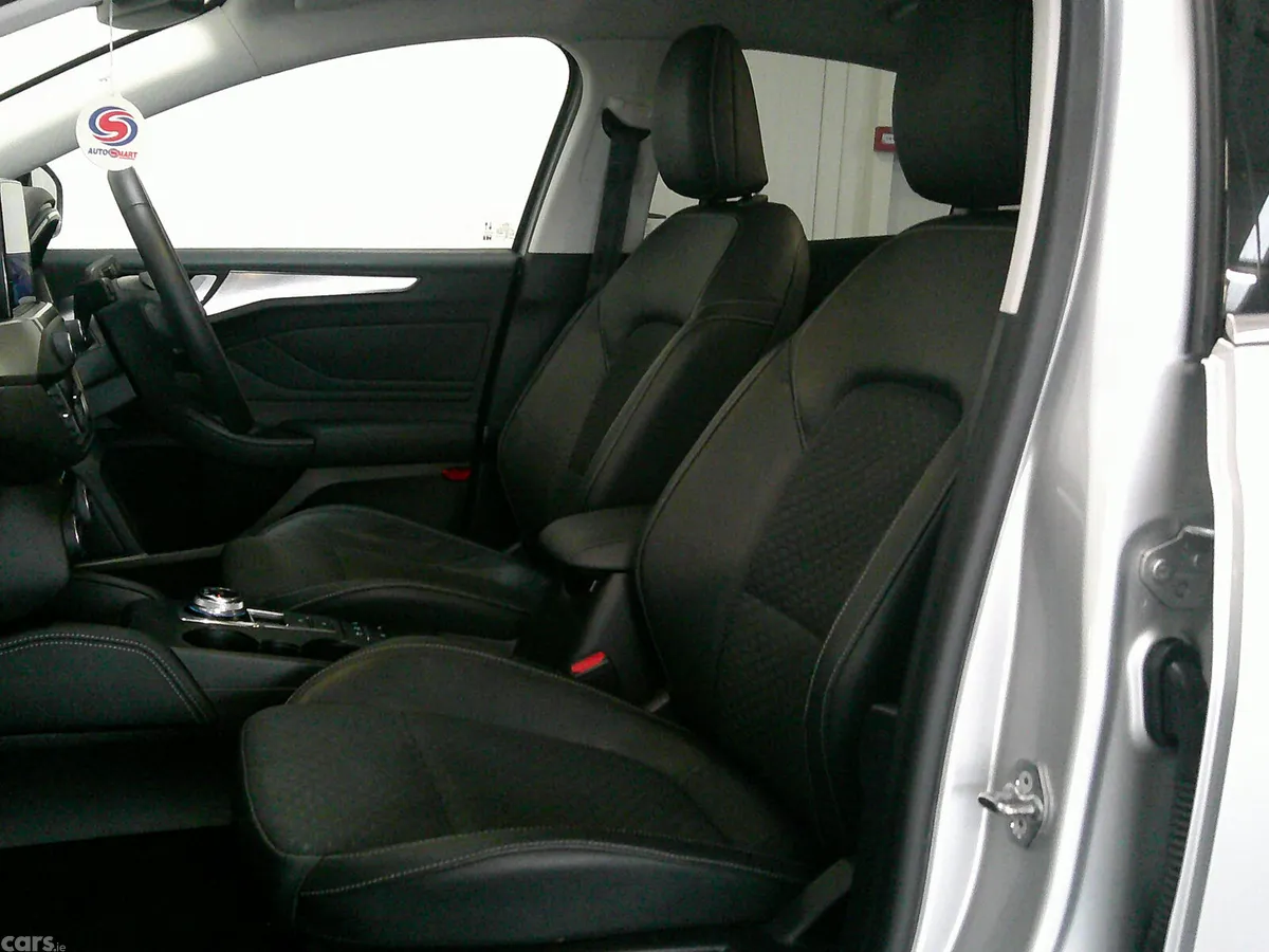 Ford Focus Hatchback, Diesel, 2021, Silver