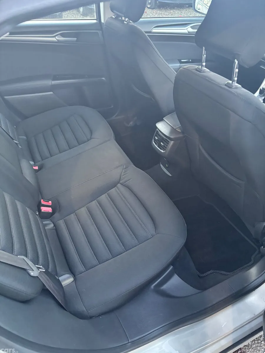 Ford Mondeo Hatchback, Diesel, 2017, Grey
