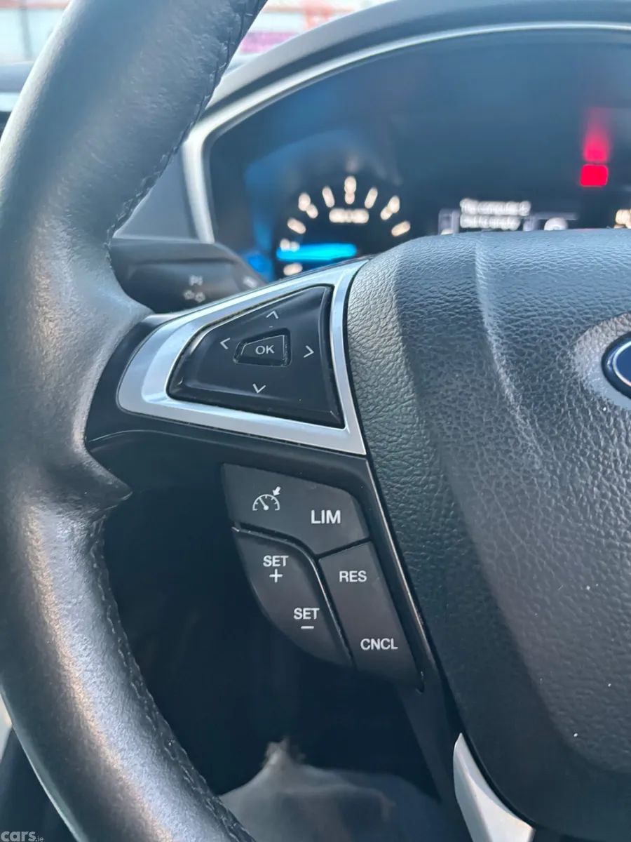 Ford Mondeo Hatchback, Diesel, 2017, Grey