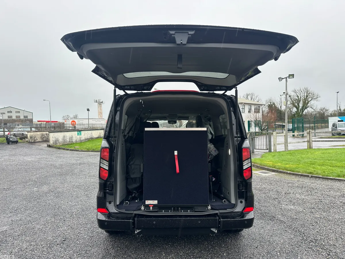 Ford Tourneo Custom MPV, Petrol Hybrid, 2027, Black