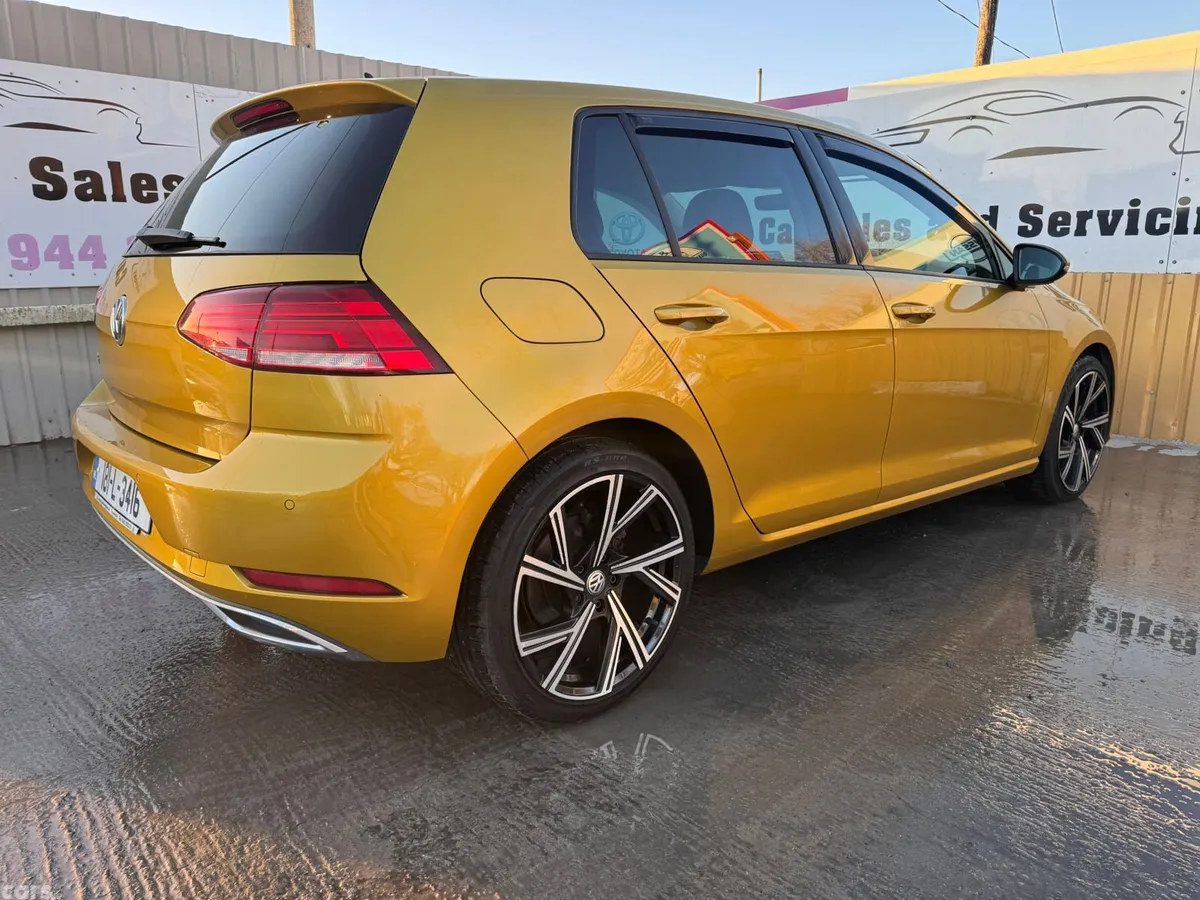 Volkswagen Golf Estate, Petrol, 2018, Yellow