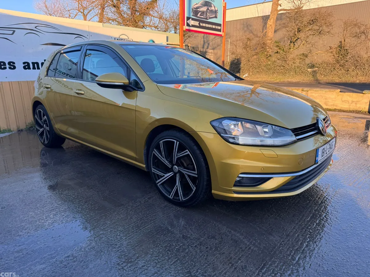 Volkswagen Golf Estate, Petrol, 2018, Yellow