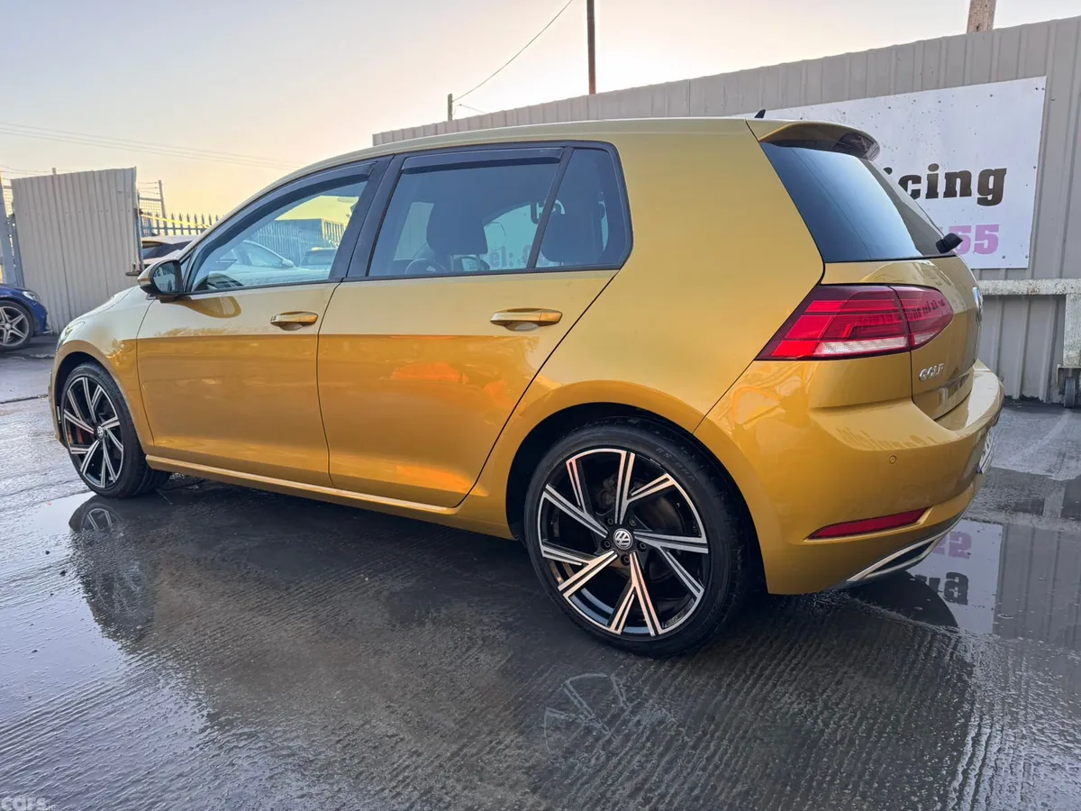 Volkswagen Golf Estate, Petrol, 2018, Yellow