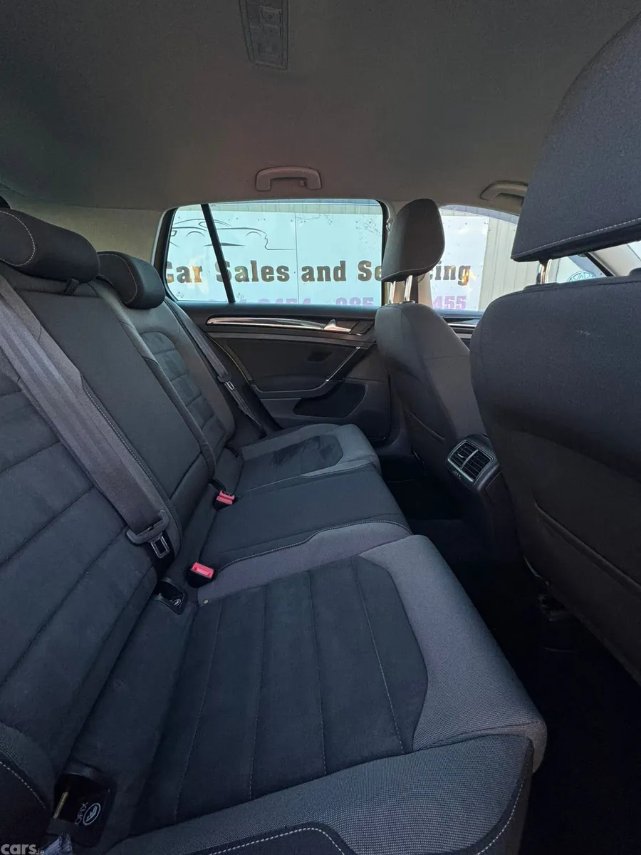 Volkswagen Golf Estate, Petrol, 2018, Yellow