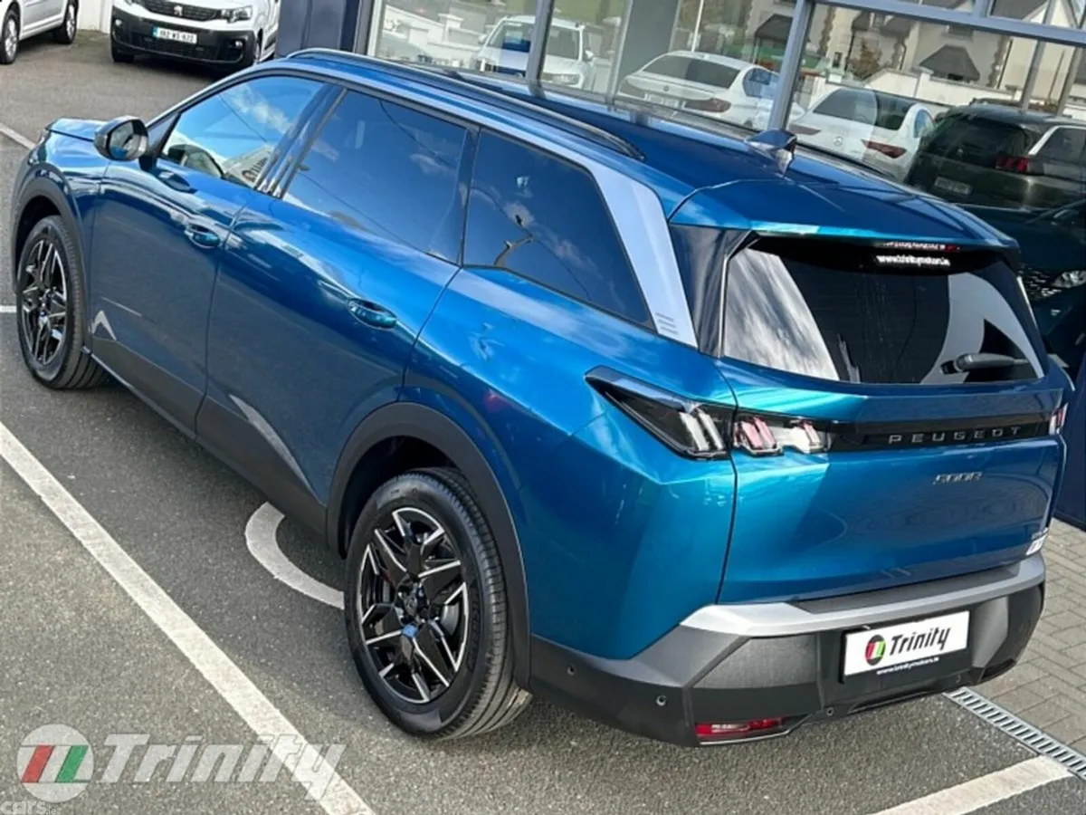 Peugeot 5008 SUV, Petrol Hybrid, 2026, Blue
