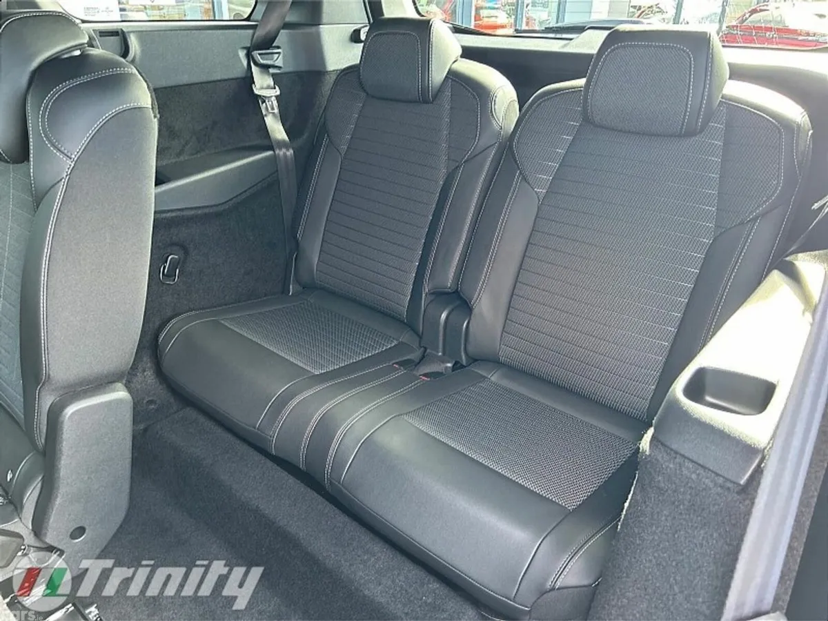 Peugeot 5008 SUV, Petrol Hybrid, 2026, Blue