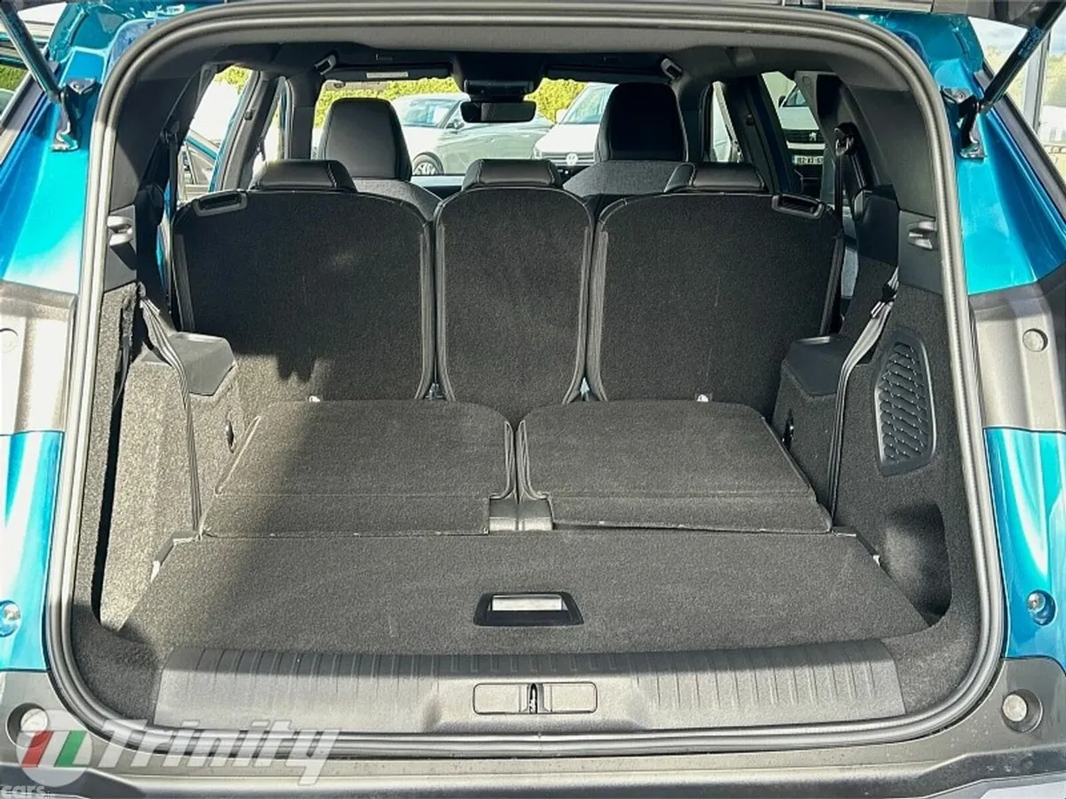 Peugeot 5008 SUV, Petrol Hybrid, 2026, Blue
