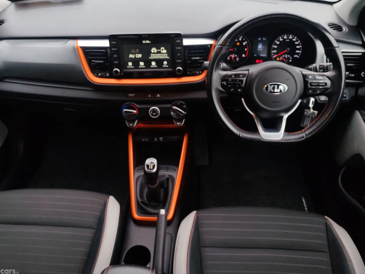 Kia Stonic Estate/Jeep, Petrol, 2020, White