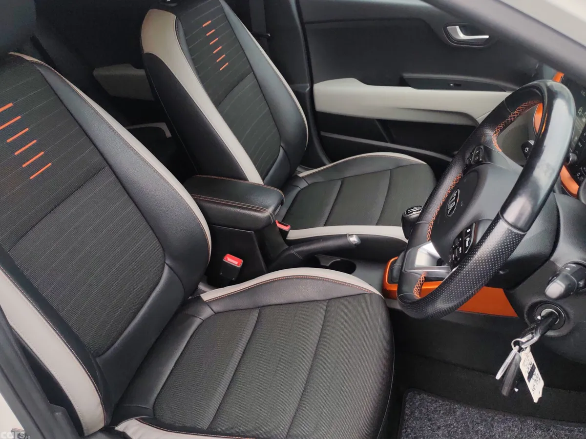 Kia Stonic Estate/Jeep, Petrol, 2020, White