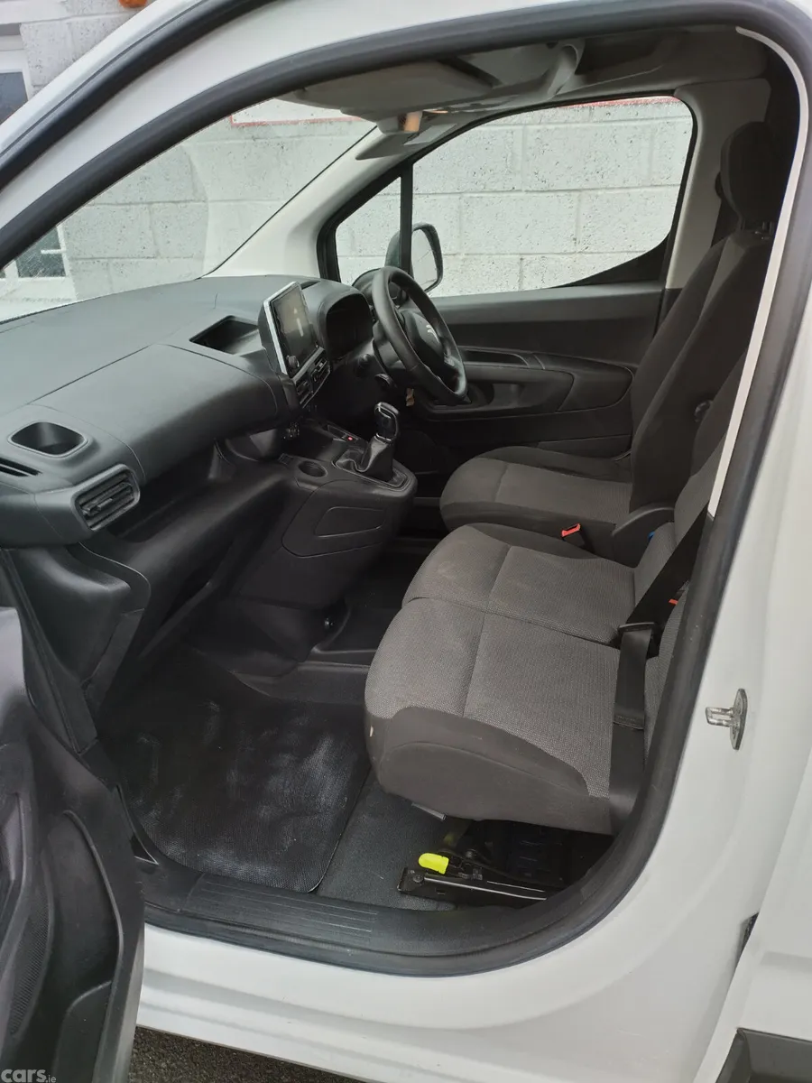 Citroen Berlingo Van, Petrol, 2021, White