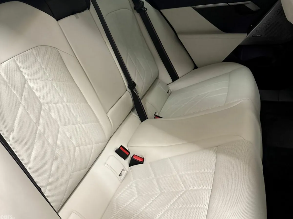 BMW 5-Series Estate, Petrol Plug-in Hybrid, 2025, Black