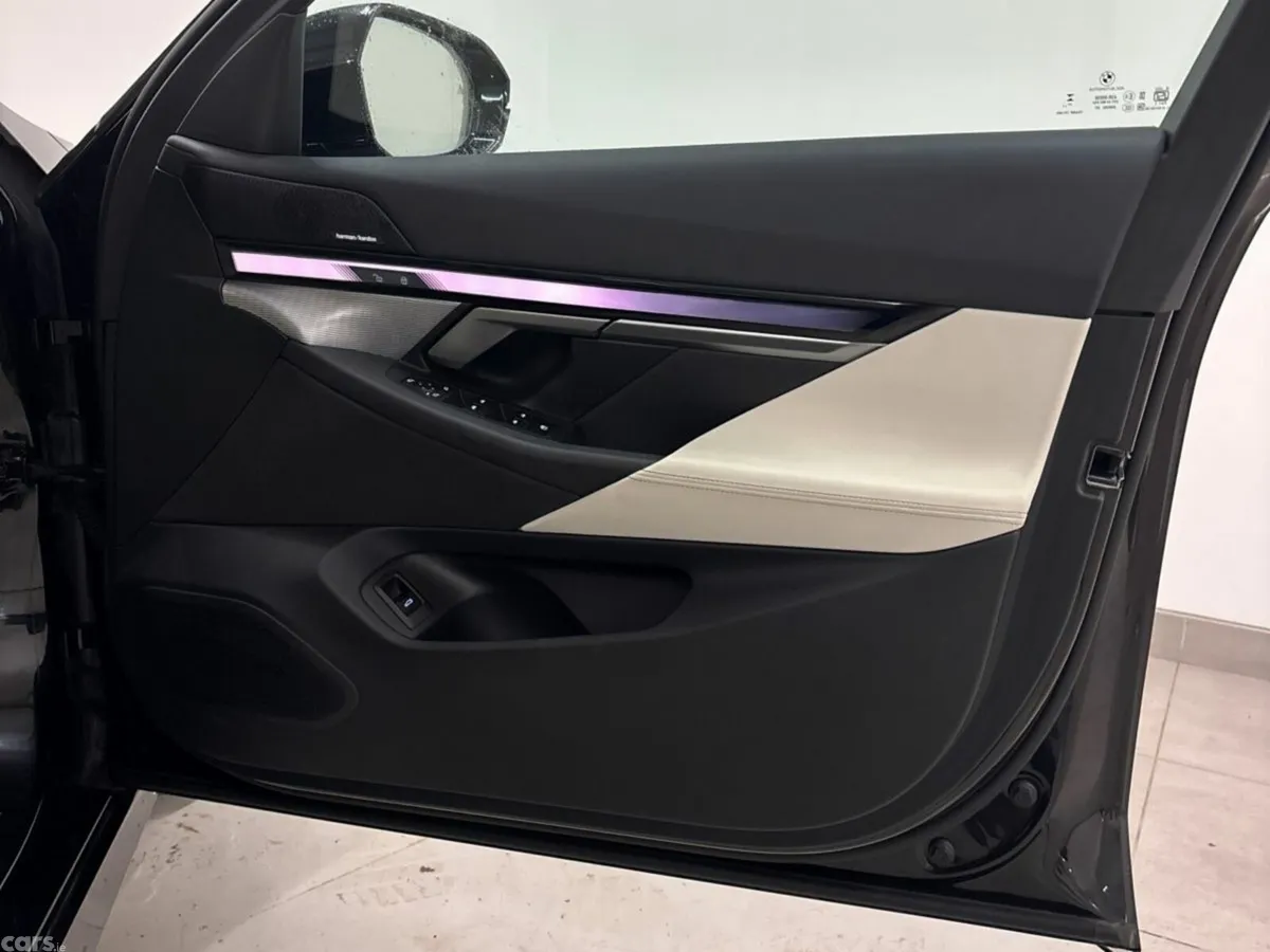 BMW 5-Series Estate, Petrol Plug-in Hybrid, 2025, Black