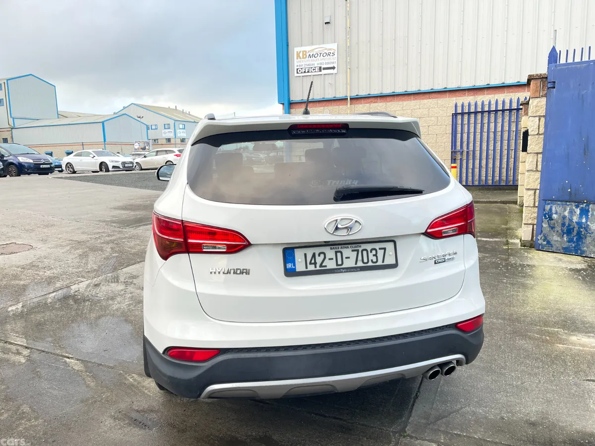 Hyundai Santa Fe SUV, Diesel, 2014, White