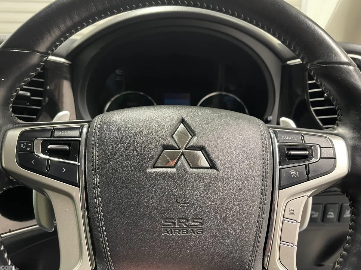Mitsubishi Outlander SUV, Petrol Plug-in Hybrid, 2018, White