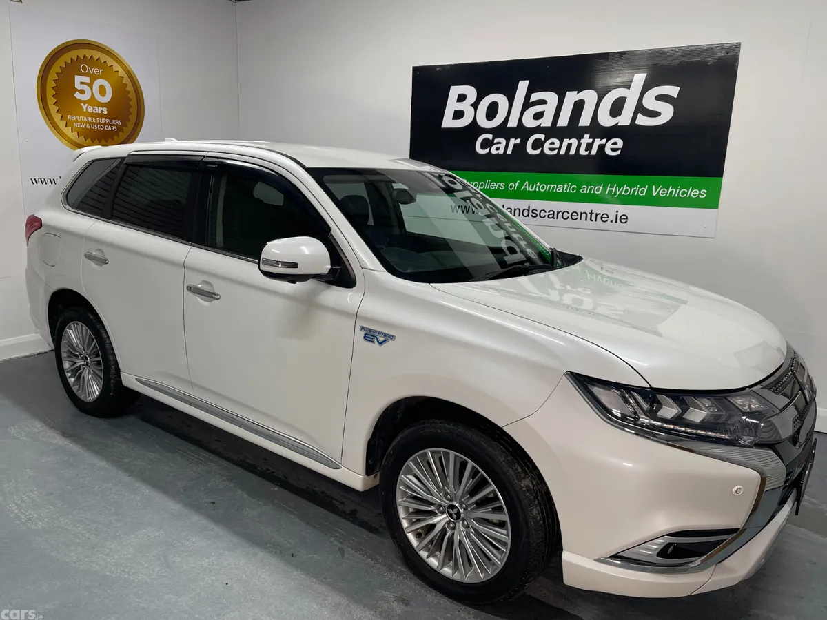 Mitsubishi Outlander SUV, Petrol Plug-in Hybrid, 2018, White