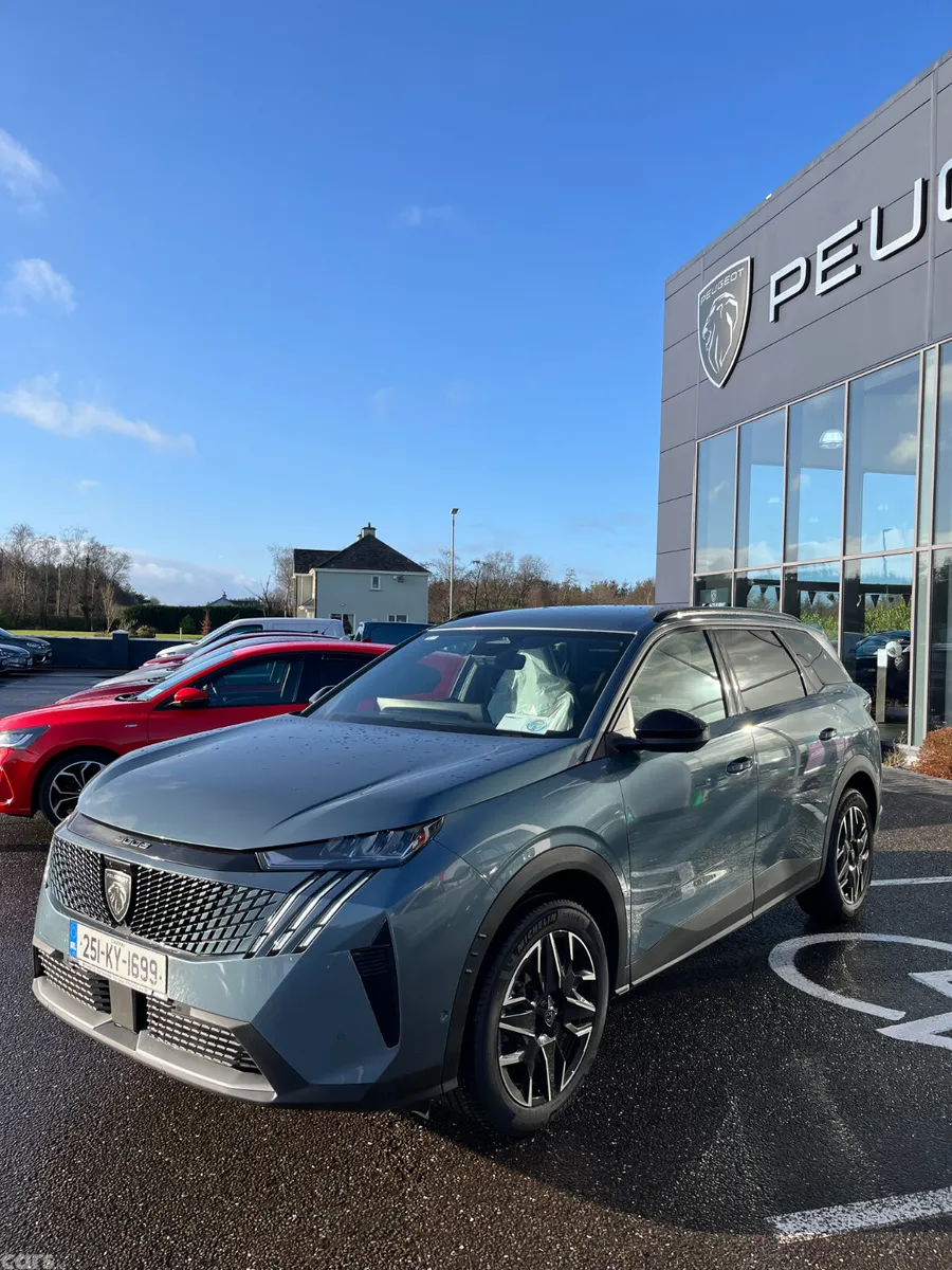 Peugeot 5008 MPV, Petrol Hybrid, 2025, Blue