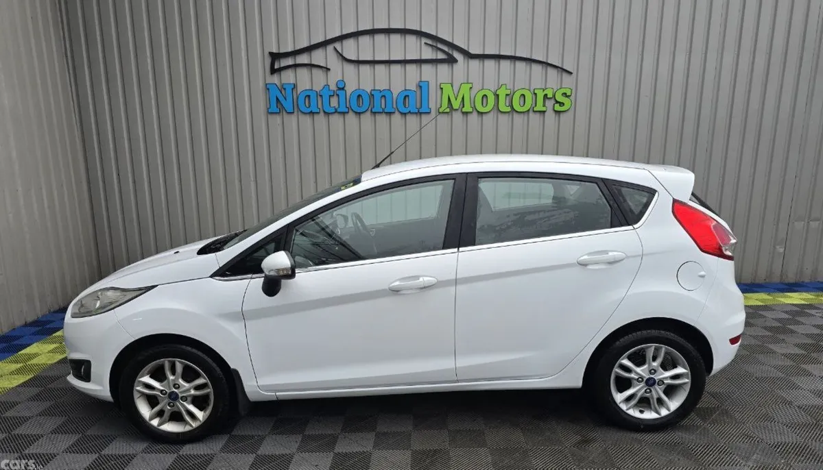 Ford Fiesta Hatchback, Petrol, 2016, White