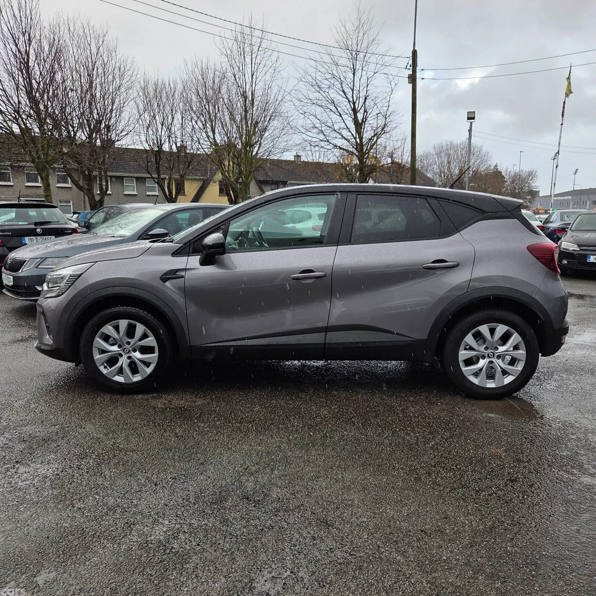 Renault Captur Hatchback, Petrol, 2022, Grey