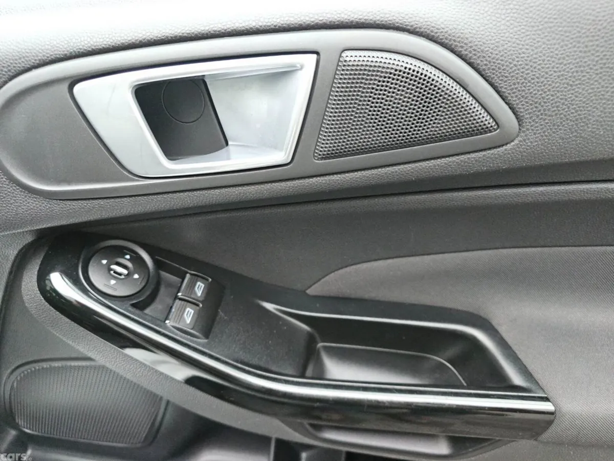 Ford Fiesta Hatchback, Petrol, 2014, White