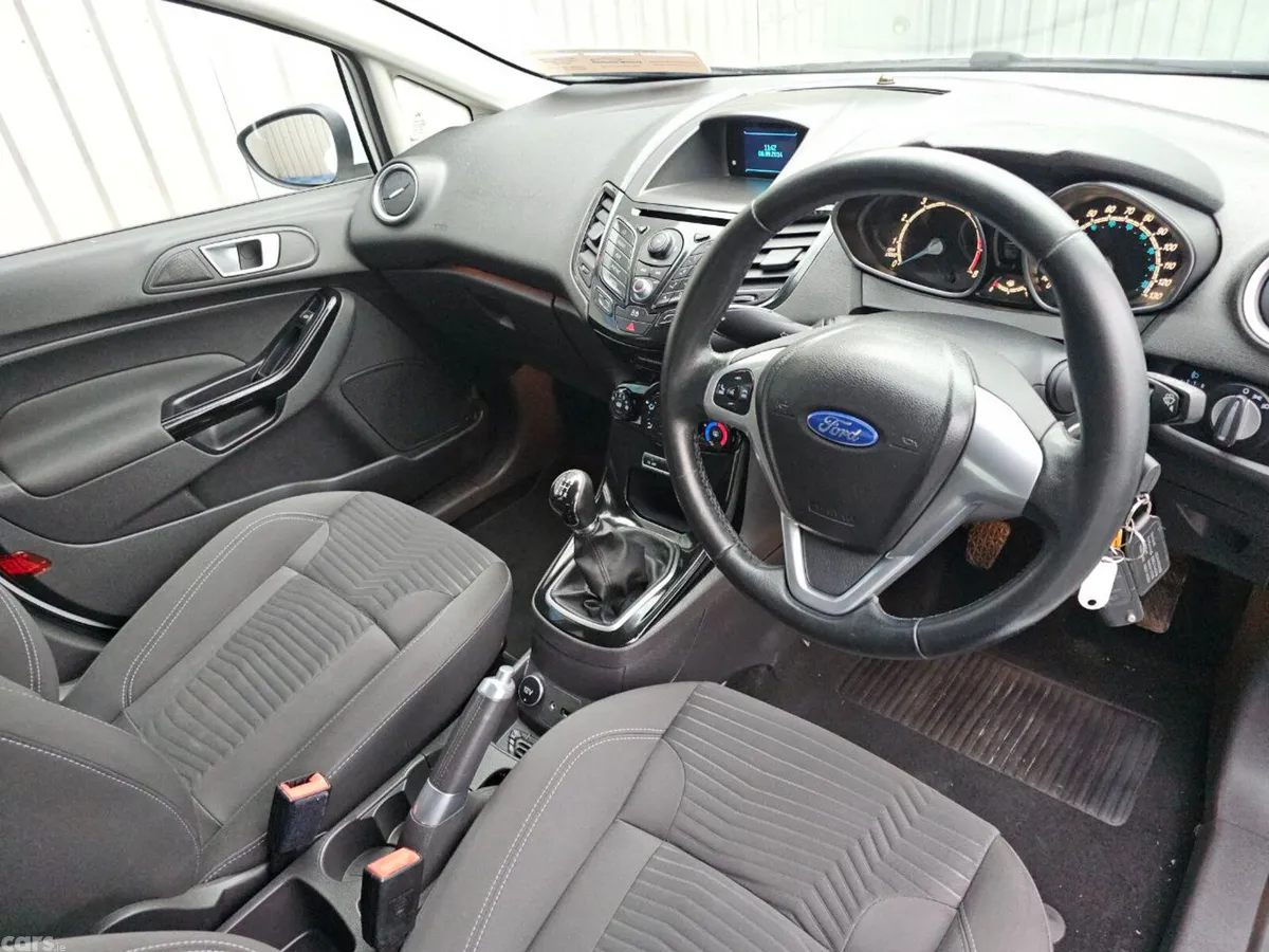 Ford Fiesta Hatchback, Petrol, 2014, White
