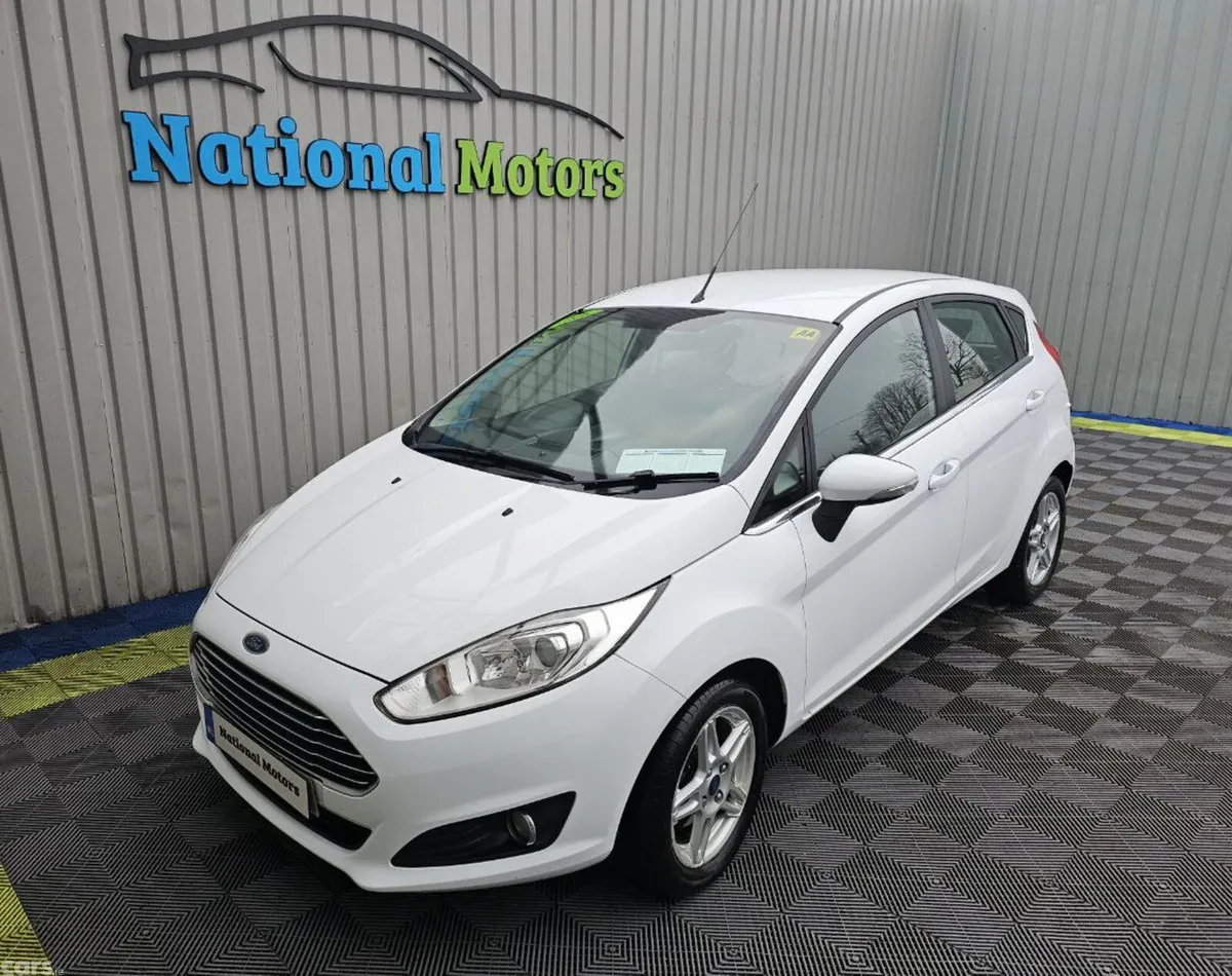Ford Fiesta Hatchback, Petrol, 2014, White