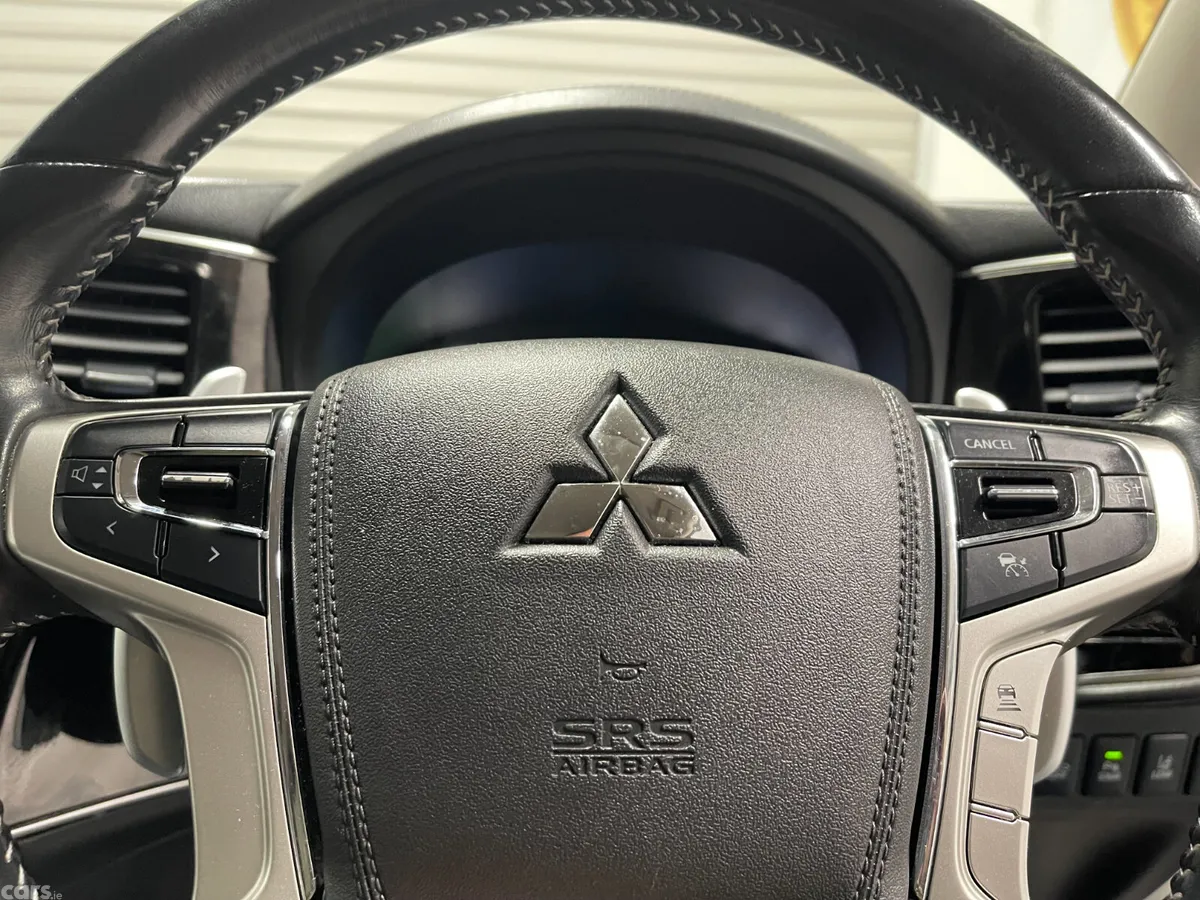 Mitsubishi Outlander SUV, Petrol Plug-in Hybrid, 2018, White