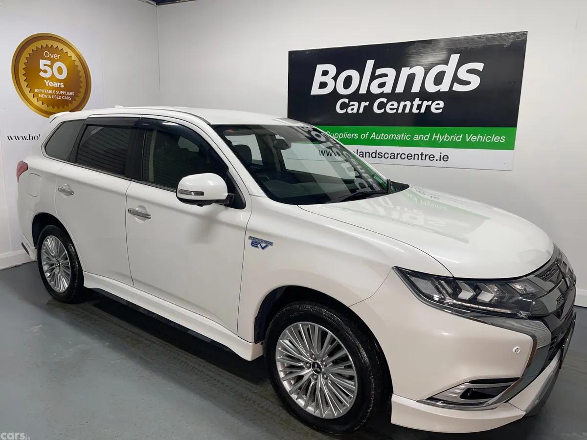 Mitsubishi Outlander SUV, Petrol Plug-in Hybrid, 2018, White