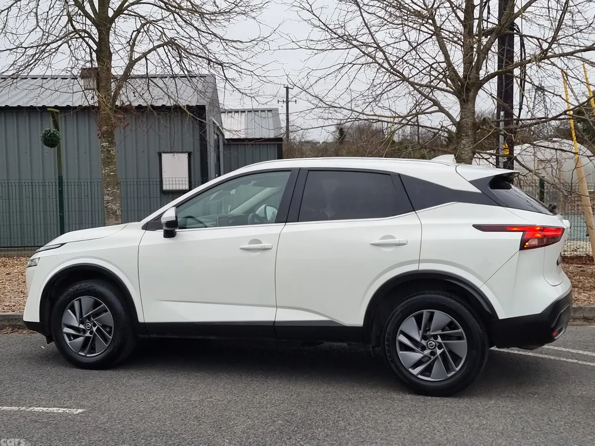 Nissan Qashqai MPV, Petrol Hybrid, 2021, White