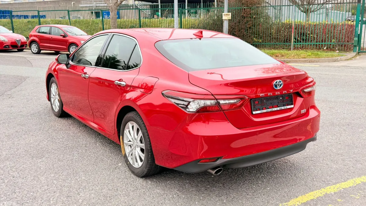 Toyota Camry Saloon, Petrol Hybrid, 2021, Red