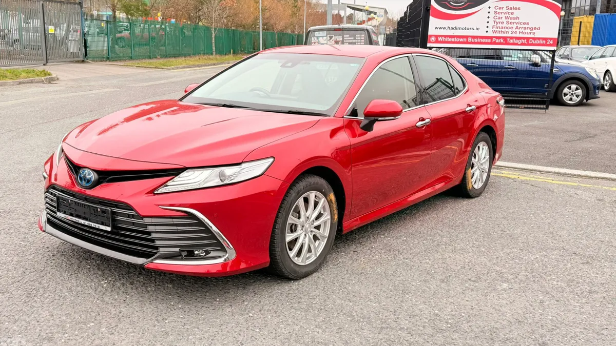 Toyota Camry Saloon, Petrol Hybrid, 2021, Red