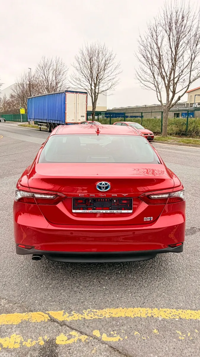 Toyota Camry Saloon, Petrol Hybrid, 2021, Red