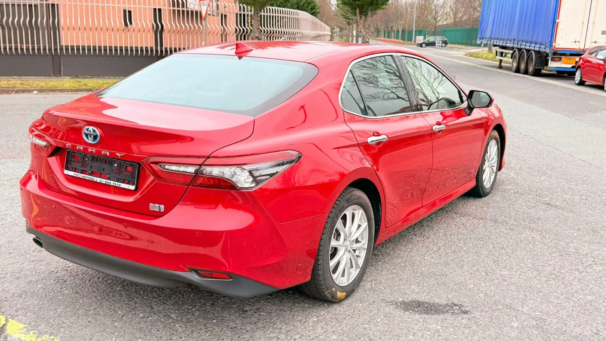 Toyota Camry Saloon, Petrol Hybrid, 2021, Red
